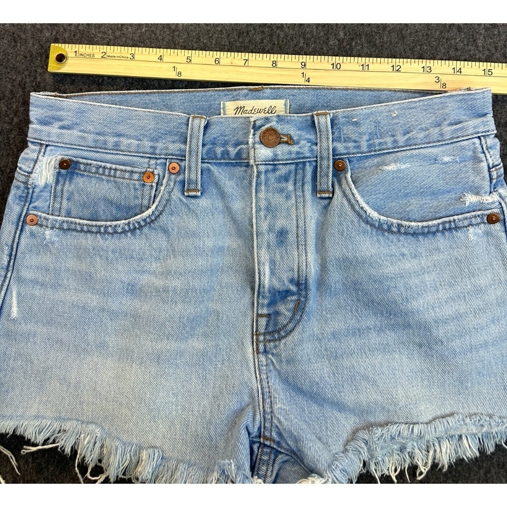 Madewell Relaxed Denim Shorts in Cedarcroft Wash Blue Cut off Distressed Size 25 - Picture 12 of 16